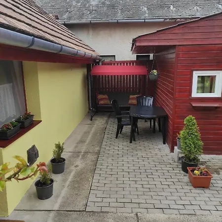 Kis Apartmanhaz Apartament
