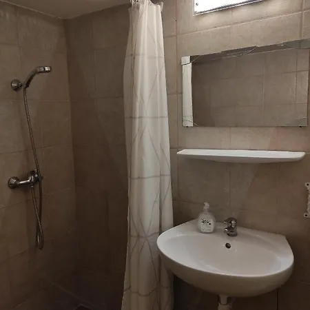 Kis Apartmanhaz